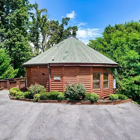 Mountain View Family Cabin W Game Room & Pool